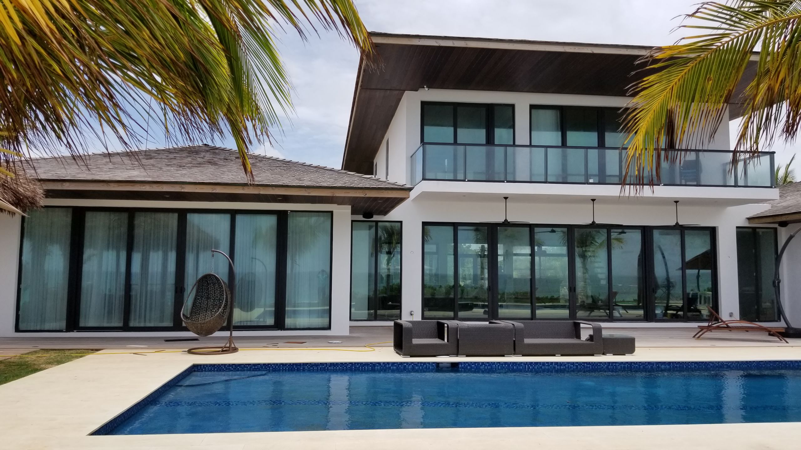 Bahamas Residence Patio Glass